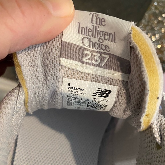 New Balance 237 Sneakers    Perfect Condition!!  WORN ONCE!! - Picture 7 of 8